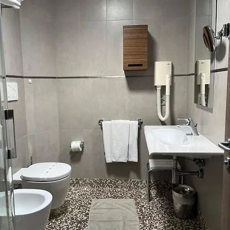 Отель Italy 4*
