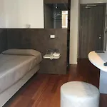 Italy 4* بيبيوني