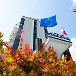 Italy بيبيوني