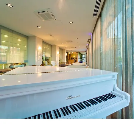 Italy 4* Μπιμπιόνε