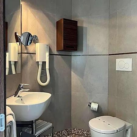 Italy 4* Μπιμπιόνε